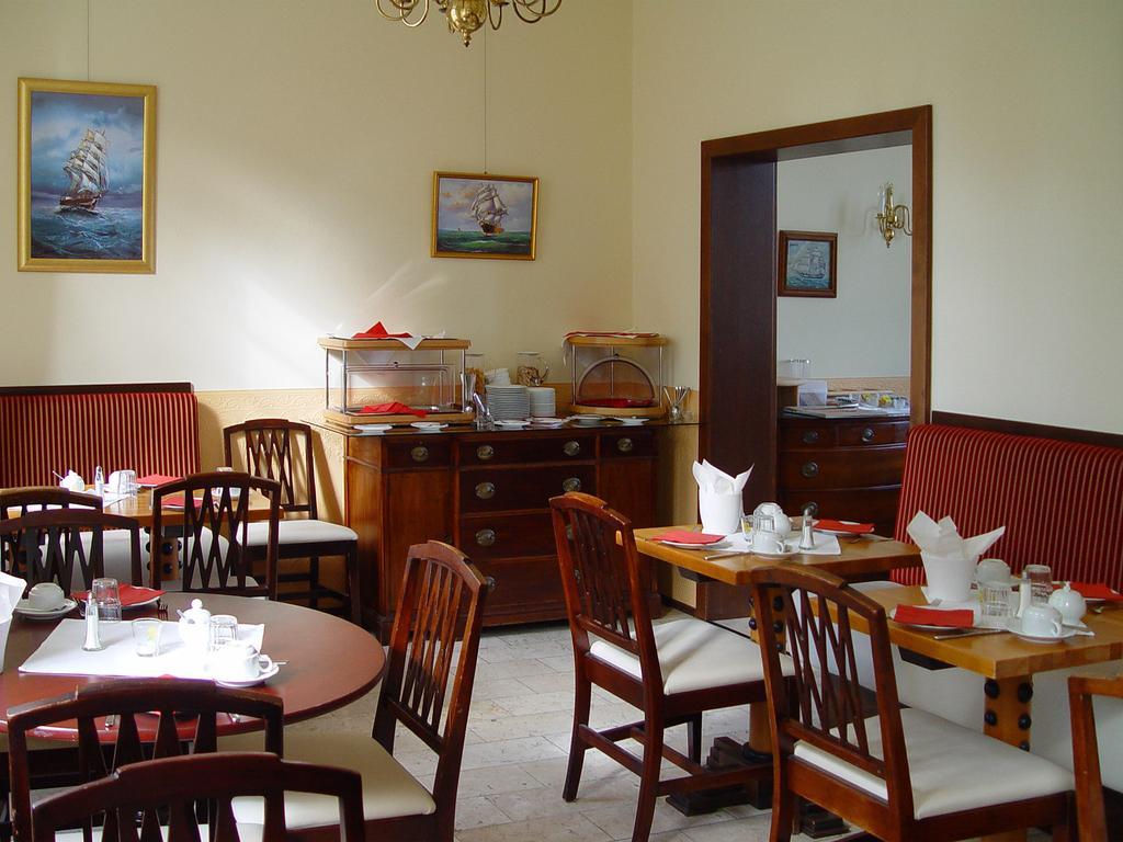Hotel Altes Hafenhaus Rostock Esterno foto