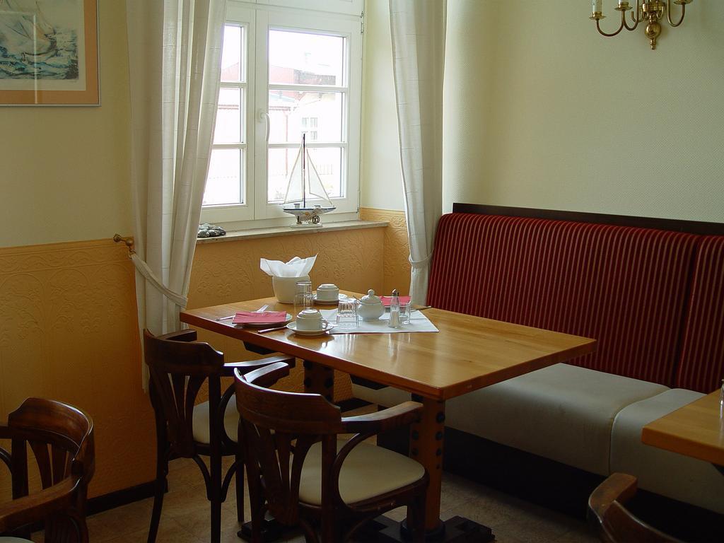 Hotel Altes Hafenhaus Rostock Esterno foto